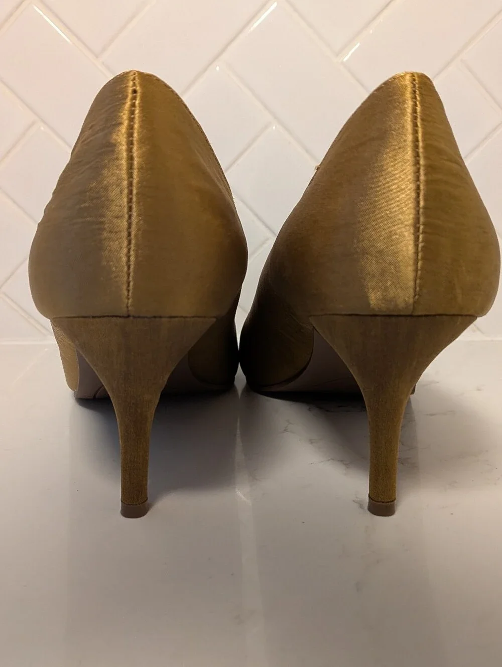 NWOT Bouquets Gold Satin Peep-toe Pumps Rinestones Old Holywood Glam Mobwife (8)